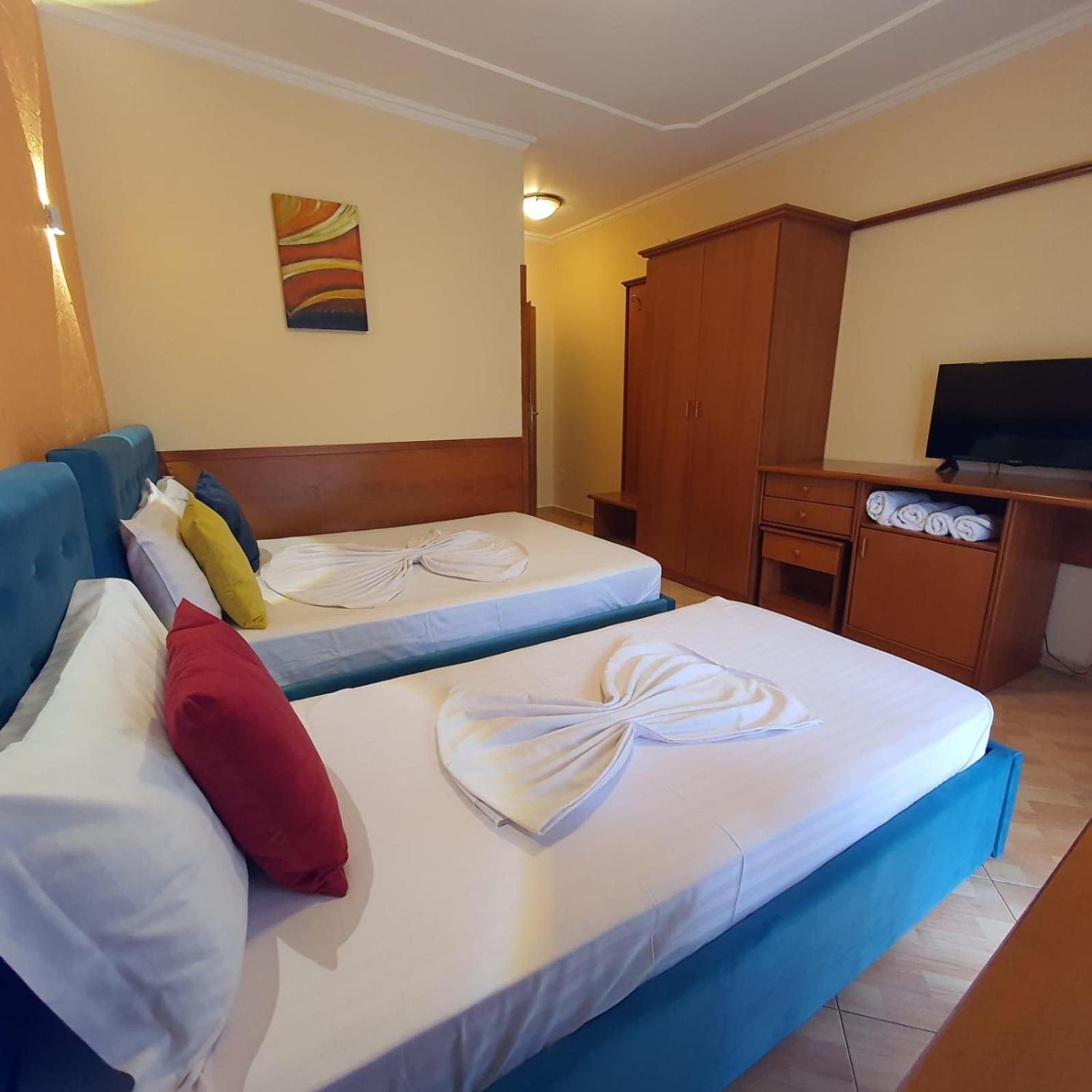 Quick Stop Hotel Тирана Экстерьер фото