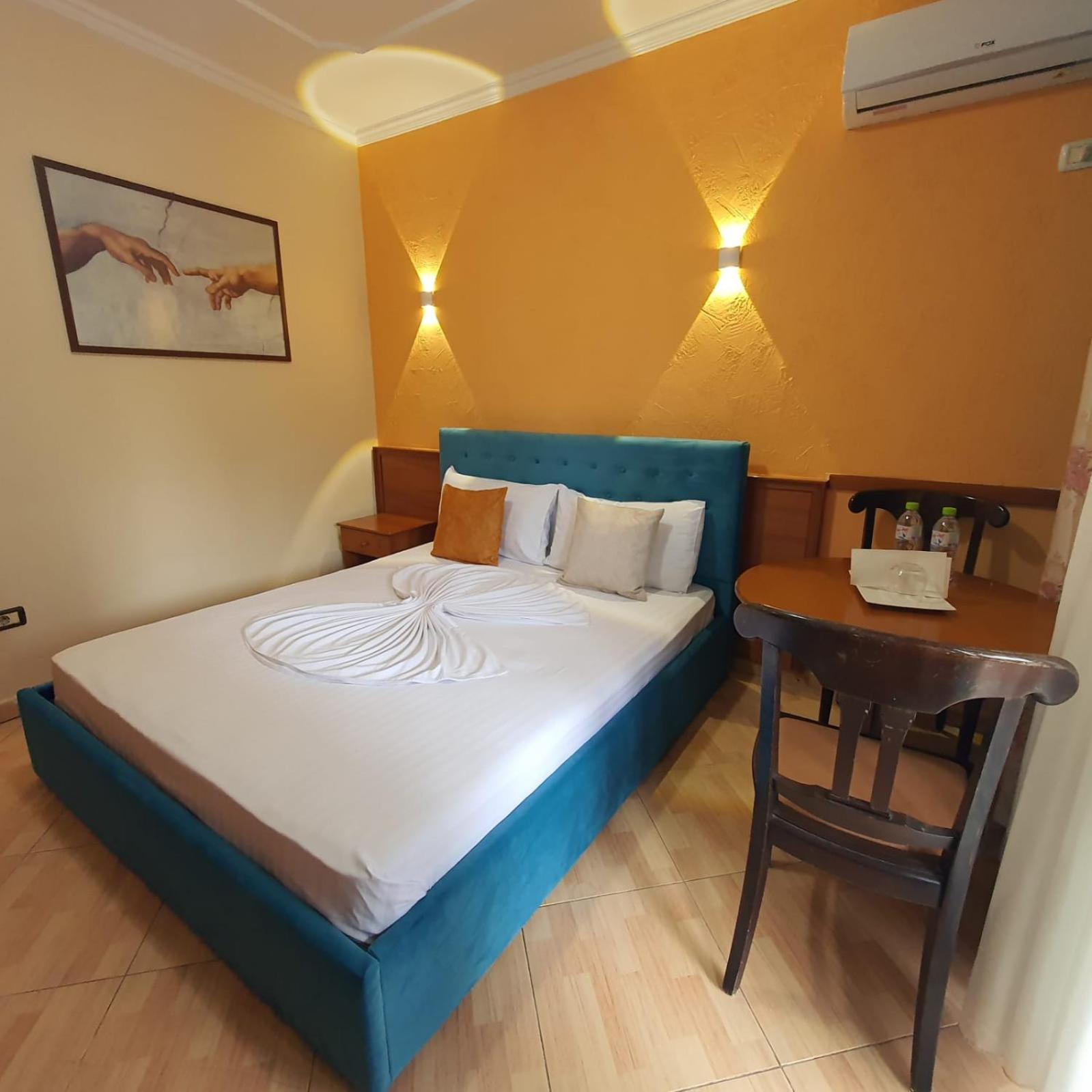 Quick Stop Hotel Тирана Экстерьер фото