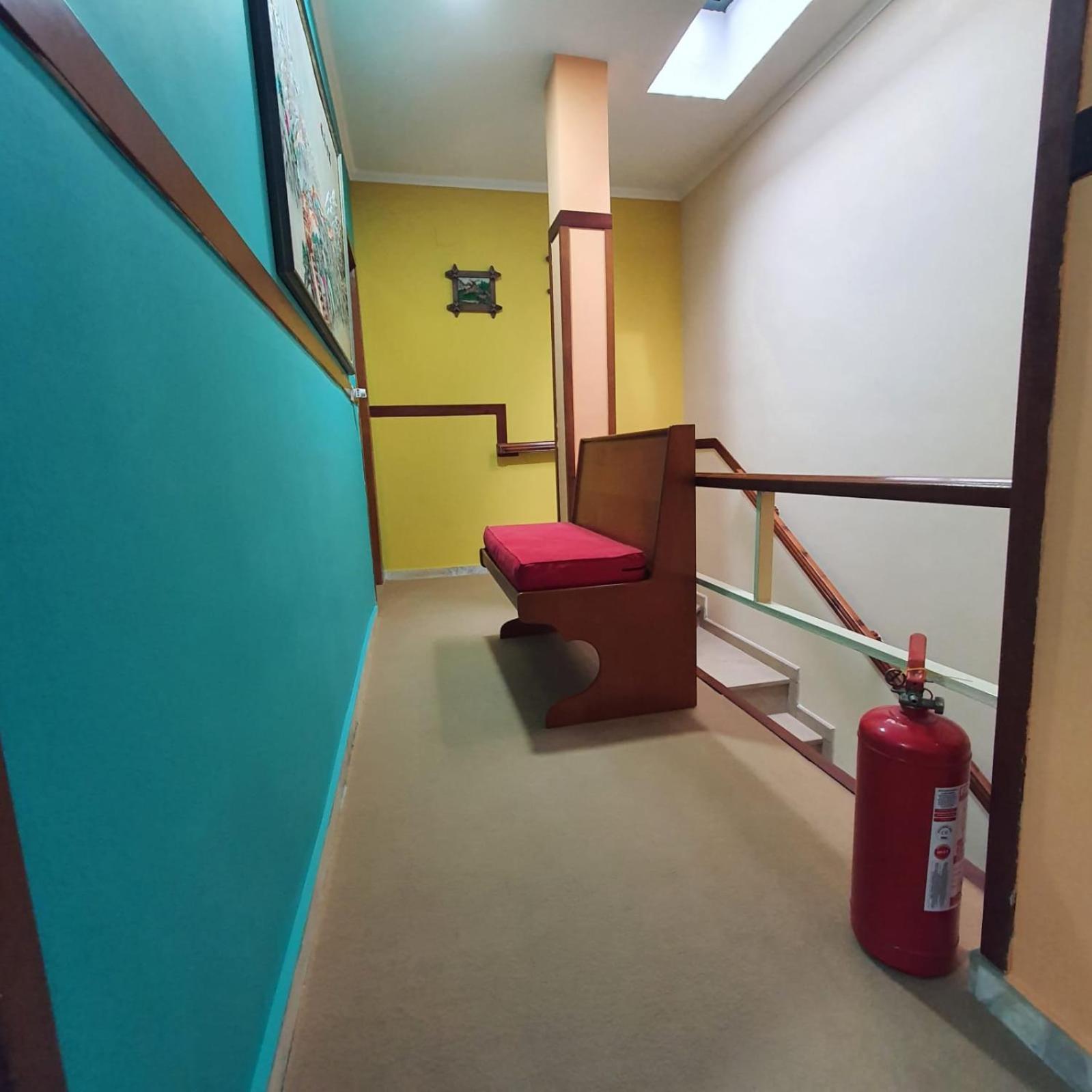 Quick Stop Hotel Тирана Экстерьер фото
