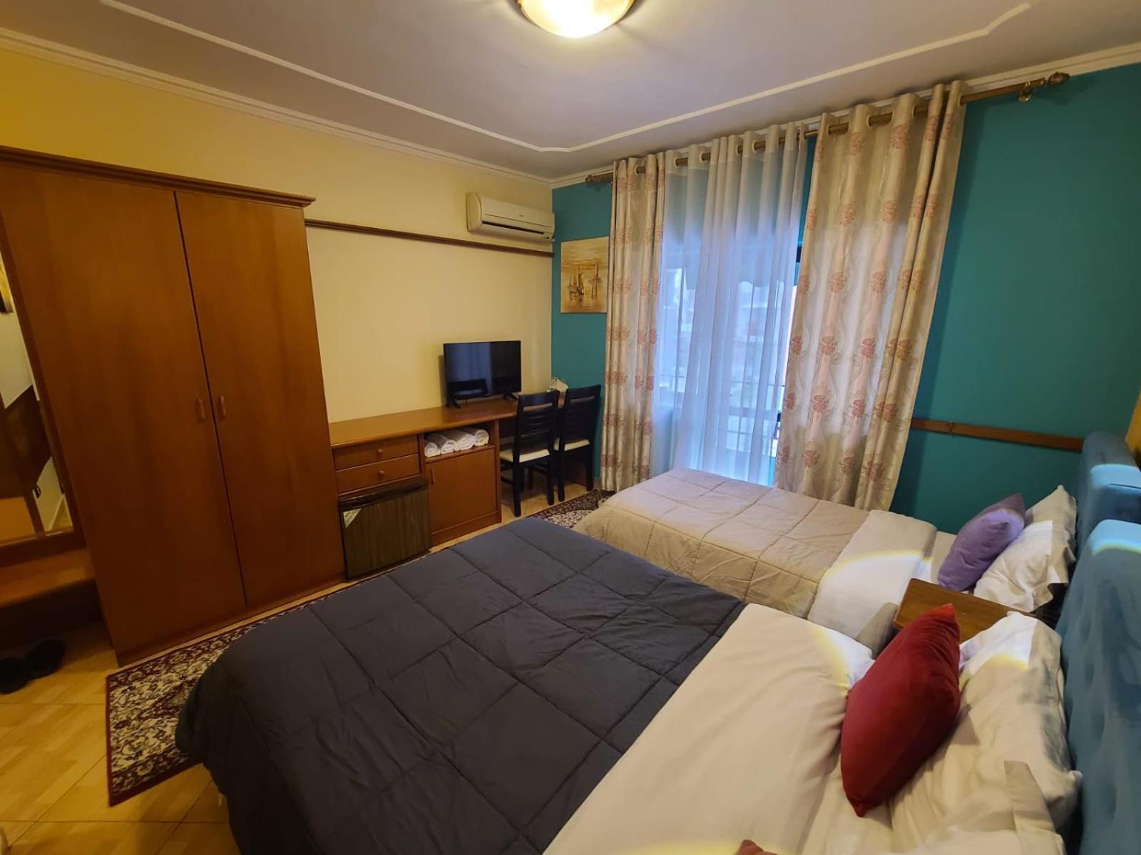 Quick Stop Hotel Тирана Экстерьер фото